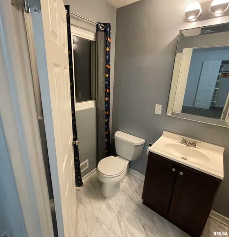 $239,900 | 3808 North Walround Lane, Peoria, IL 61615