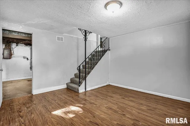 $239,900 | 3808 North Walround Lane, Peoria, IL 61615