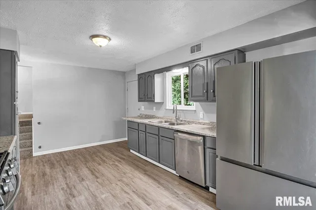 $239,900 | 3808 North Walround Lane, Peoria, IL 61615