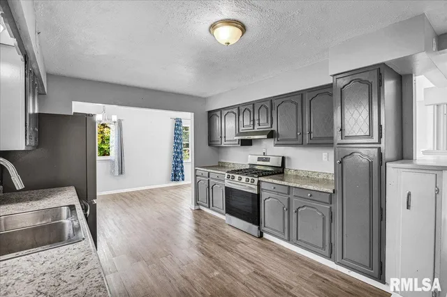 $239,900 | 3808 North Walround Lane, Peoria, IL 61615