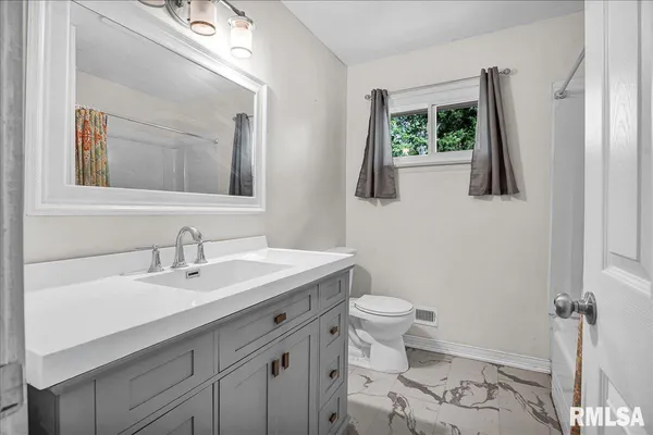 $234,900 | 3808 North Walround Lane, Peoria, IL 61615