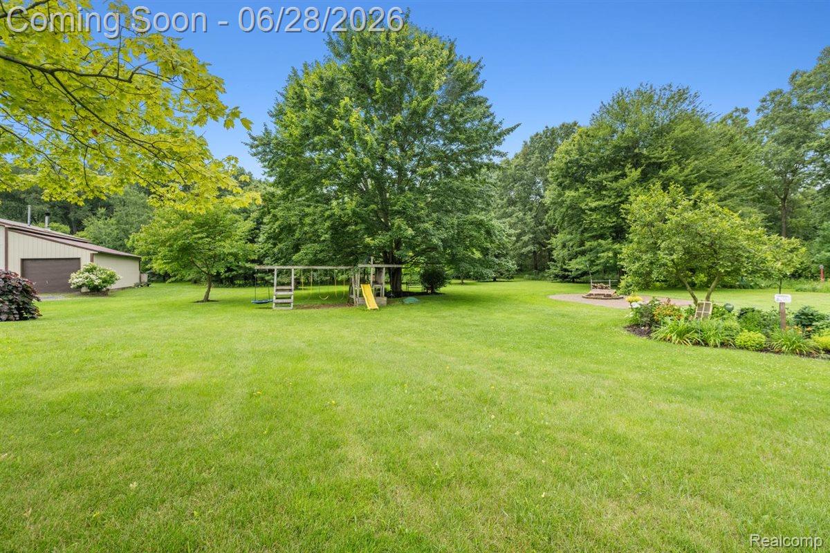 125 Olde Franklin Road Howell, MI 48855 - Photo 7 of 57 Room to play