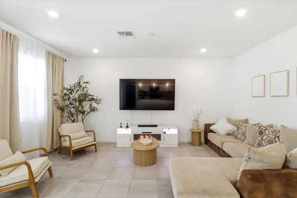 $1,950 | 19295 North Avelino Drive, Maricopa, AZ 85138