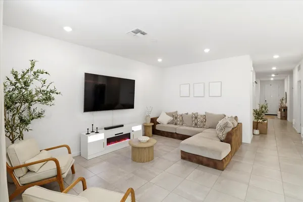 $1,950 | 19295 North Avelino Drive, Maricopa, AZ 85138