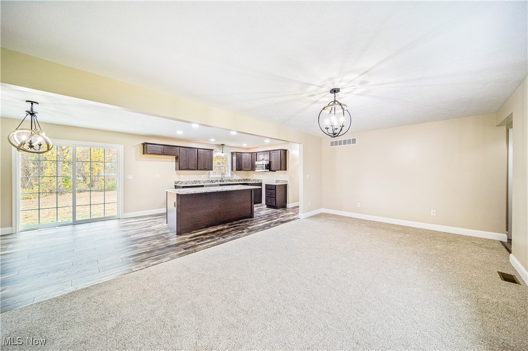 7139 Center Road Ashtabula, OH 44004 - Photo 6 of 30 Living room