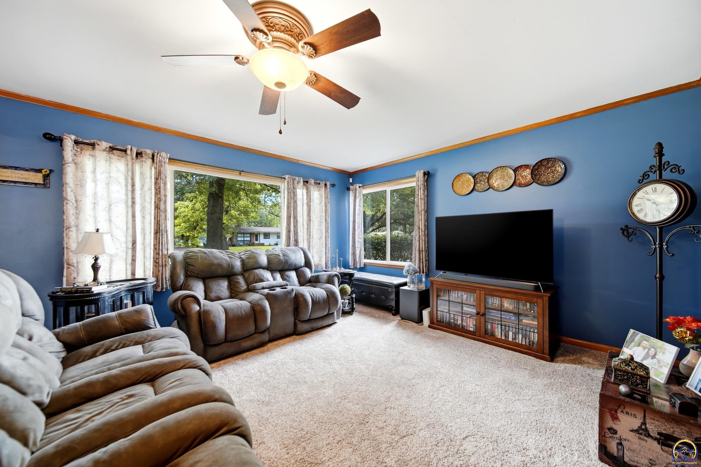 2151 Southwest Burnett Road Topeka, KS 66614 - Photo 5 of 35