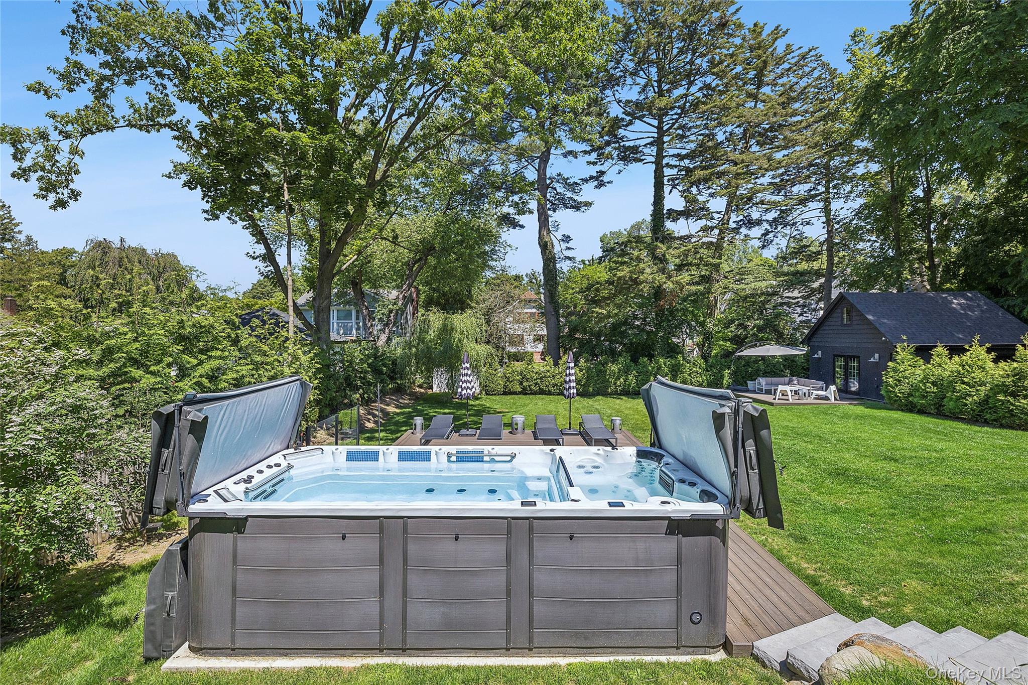 112 Huntington Road Port Washington, NY 11050 - Photo 24 of 25