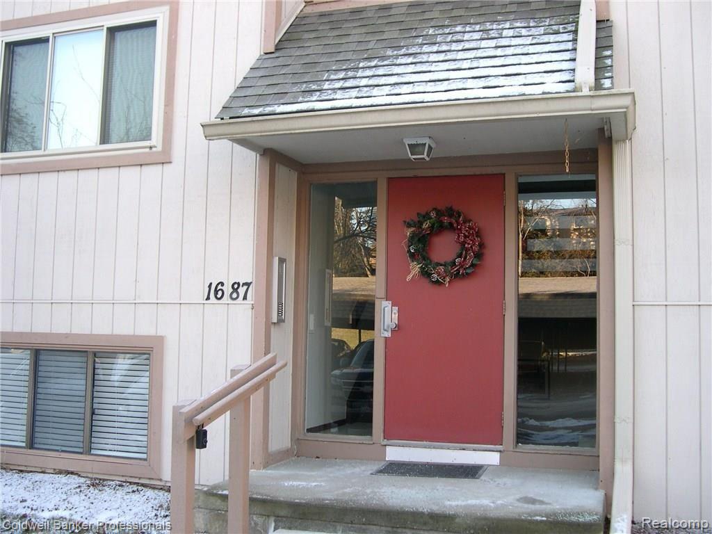 1687 Riverside Drive, Unit 16 Rochester Hills, MI 48309 - Photo 1 of 19