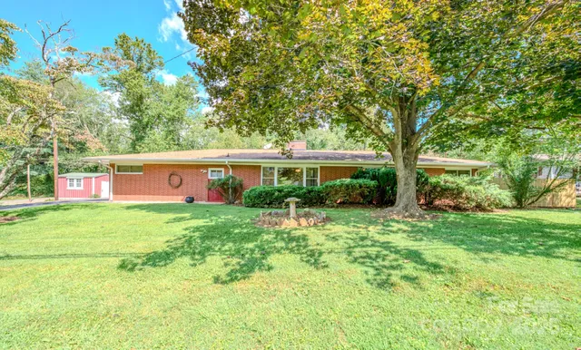 $525,000 | 105 Alexander Avenue, Swannanoa, NC 28778