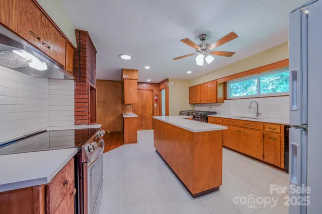 $525,000 | 105 Alexander Avenue, Swannanoa, NC 28778