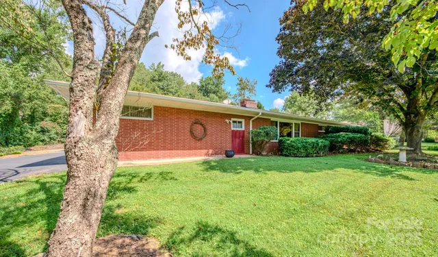 $525,000 | 105 Alexander Avenue, Swannanoa, NC 28778