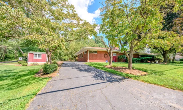 $525,000 | 105 Alexander Avenue, Swannanoa, NC 28778