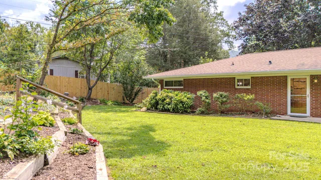 $525,000 | 105 Alexander Avenue, Swannanoa, NC 28778