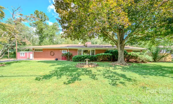 $465,000 | 105 Alexander Avenue, Swannanoa, NC 28778