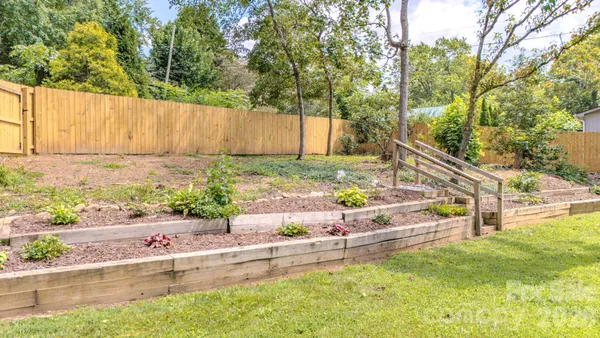 $465,000 | 105 Alexander Avenue, Swannanoa, NC 28778