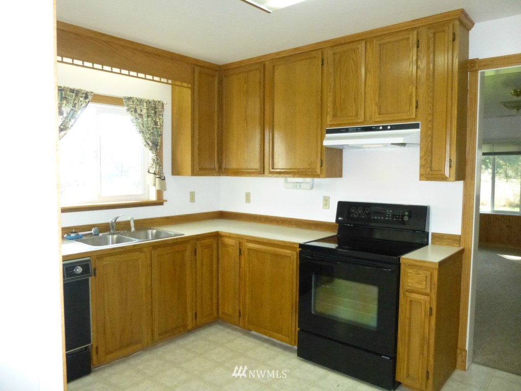 1438 East Axton Road Bellingham, WA 98226 - Photo 4 of 20