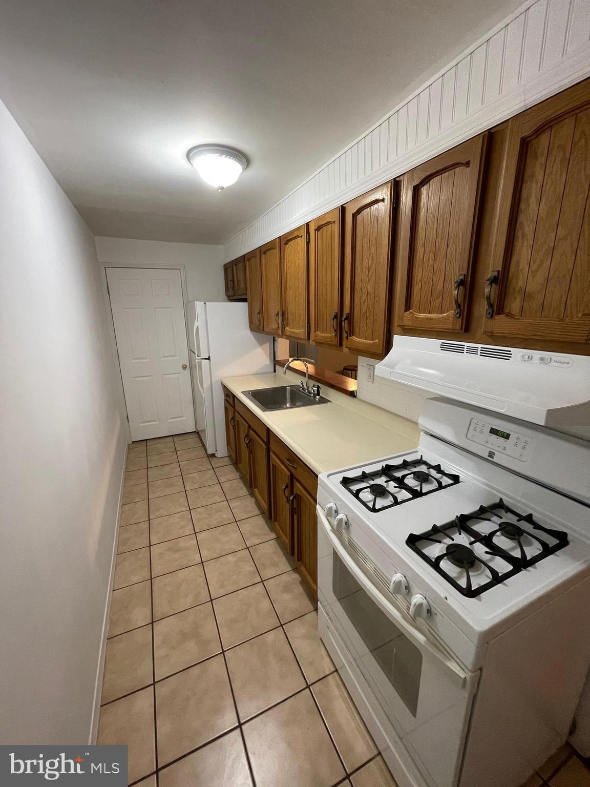 8165 Del Haven Road Baltimore, MD 21222 - Photo 12 of 30