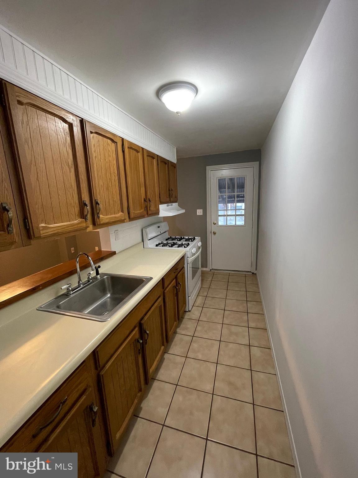 8165 Del Haven Road Baltimore, MD 21222 - Photo 10 of 30