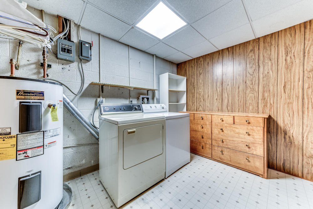 7109 Regency Road Knoxville, TN 37931 - Photo 29 of 33 laundry area