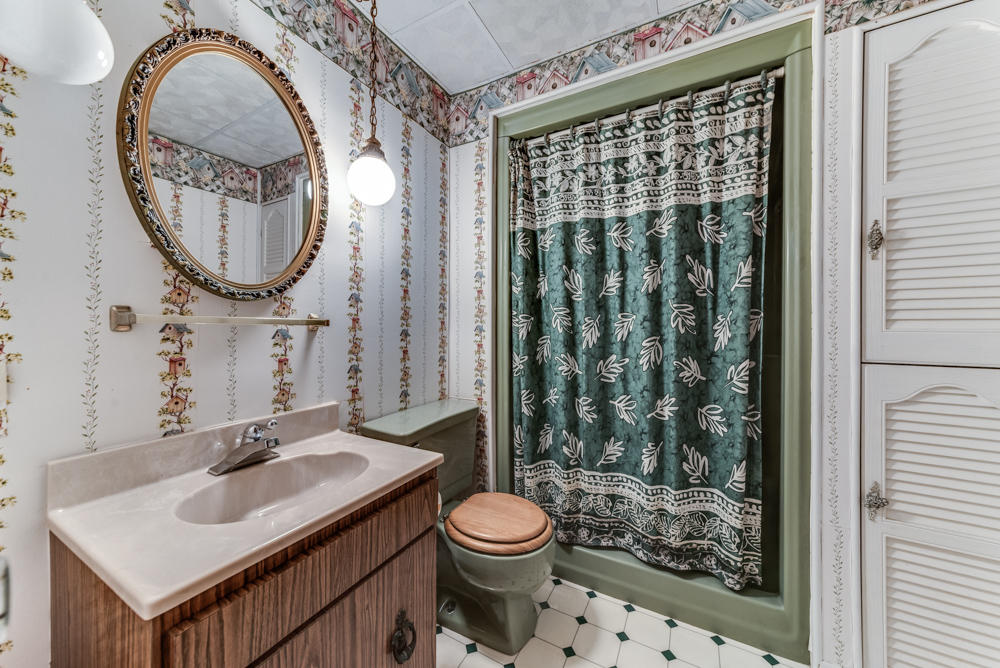 7109 Regency Road Knoxville, TN 37931 - Photo 32 of 33 downstairs bath