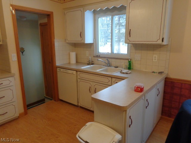 7306 Maplewood Road Parma, OH 44130 - Photo 7 of 21 Loads of Cabinets
