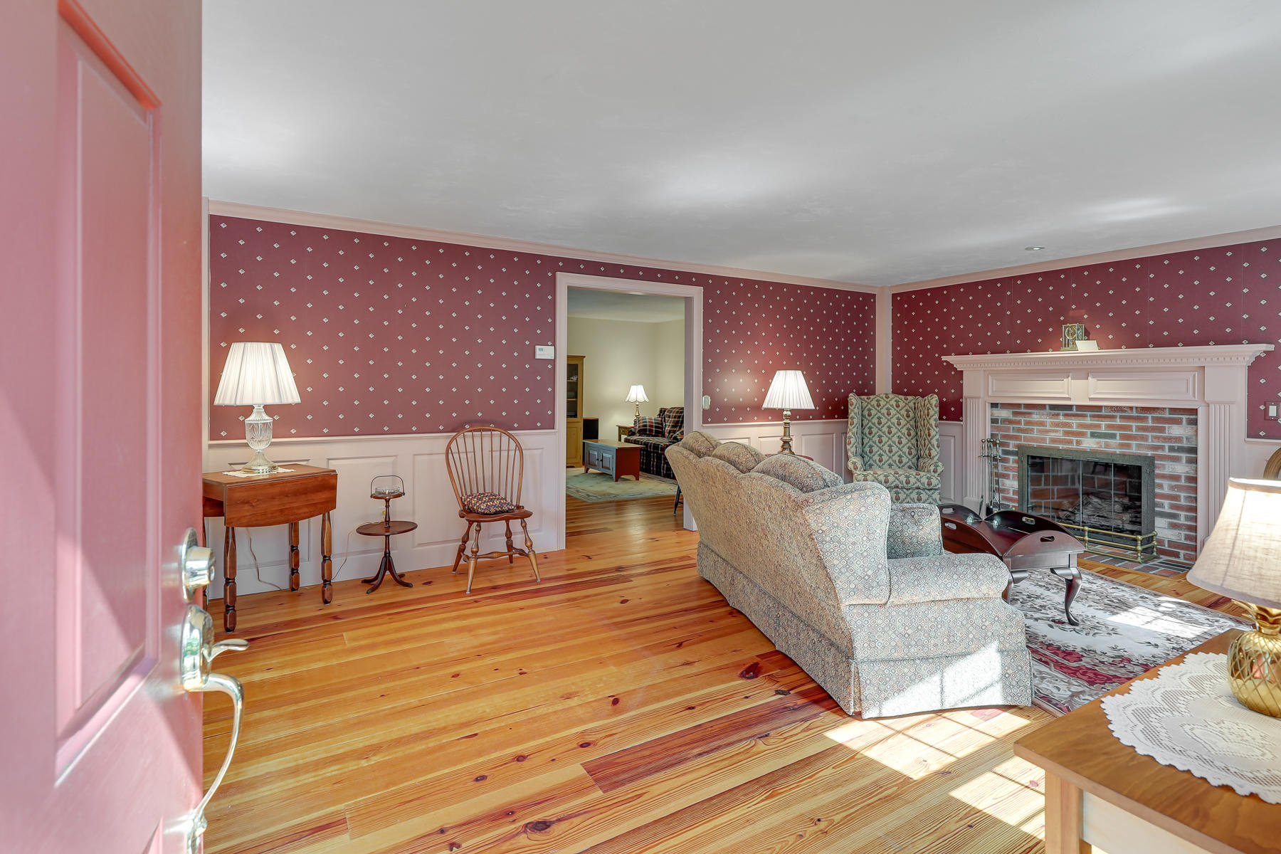 835 School House Road Eastham, MA 02642 - Photo 5 of 27 Livingroom