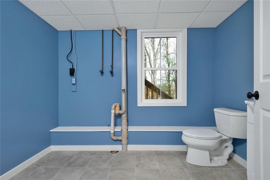 23 Carriage Road Cumberland Foreside, ME 04110 - Photo 20 of 28 Laundry room with half bath