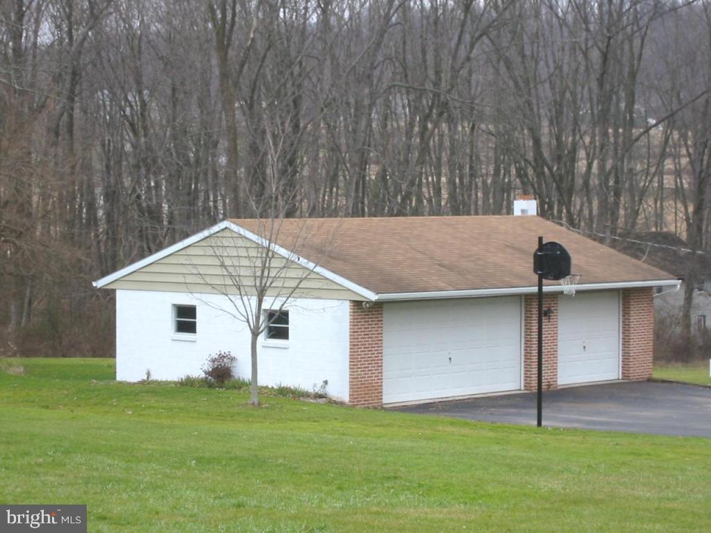679 Reinholds Road Denver, PA 17517 - Photo 6 of 7