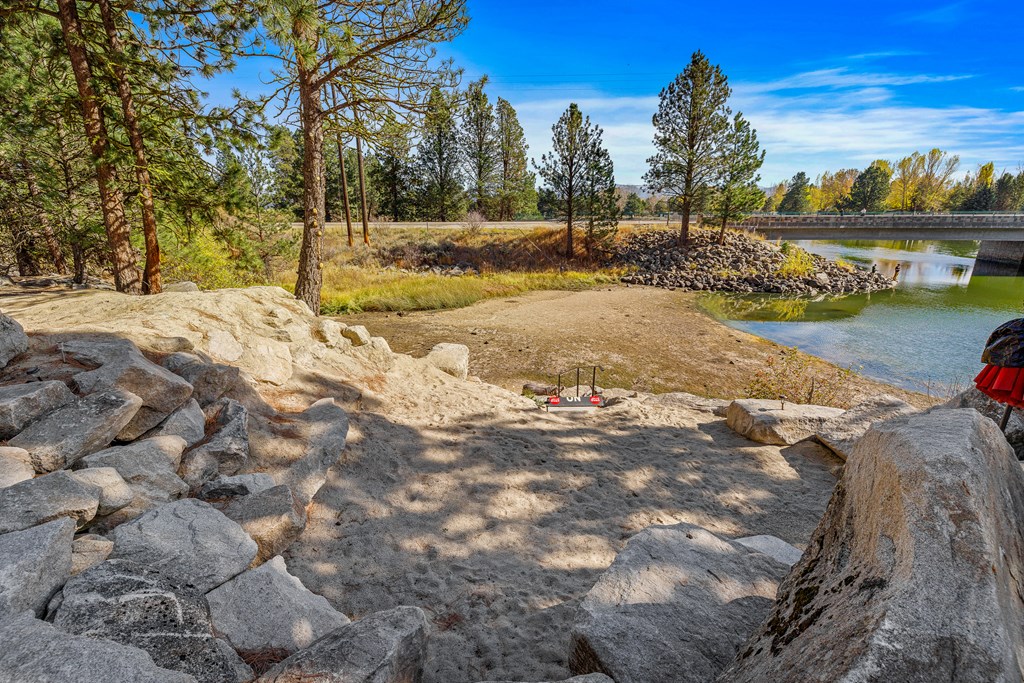 299 Vista Point Boulevard Cascade, ID 83611 - Photo 17 of 23