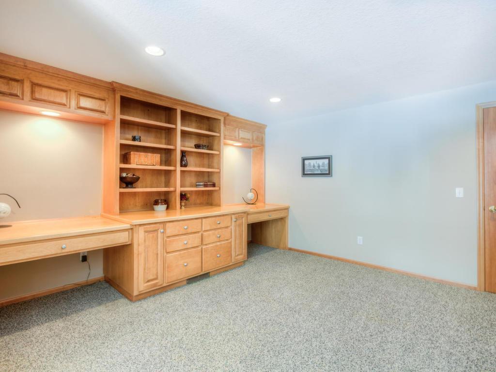 10168 Gristmill Ridge Eden Prairie, MN 55347 - Photo 22 of 25 Gallery Image 22