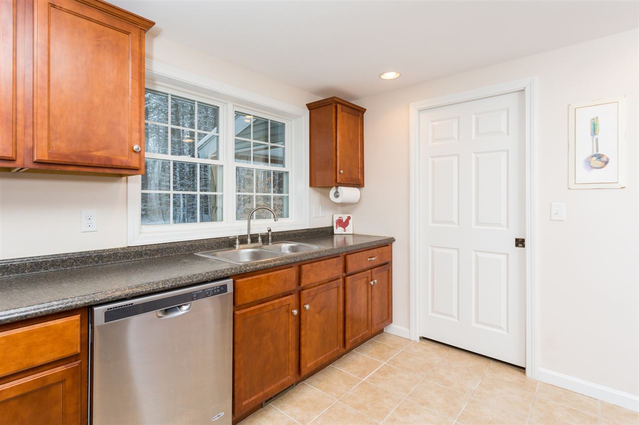 52 Lee Road Barrington, NH 03825 - Photo 14 of 40