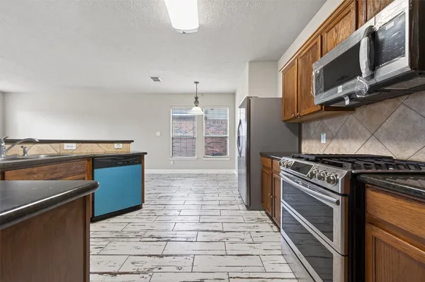 $2,500 | 2610 Argos Drive, Missouri City, TX 77459