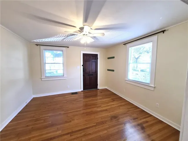 $1,950 | 5324 Magazine Street, New Orleans, LA 70115