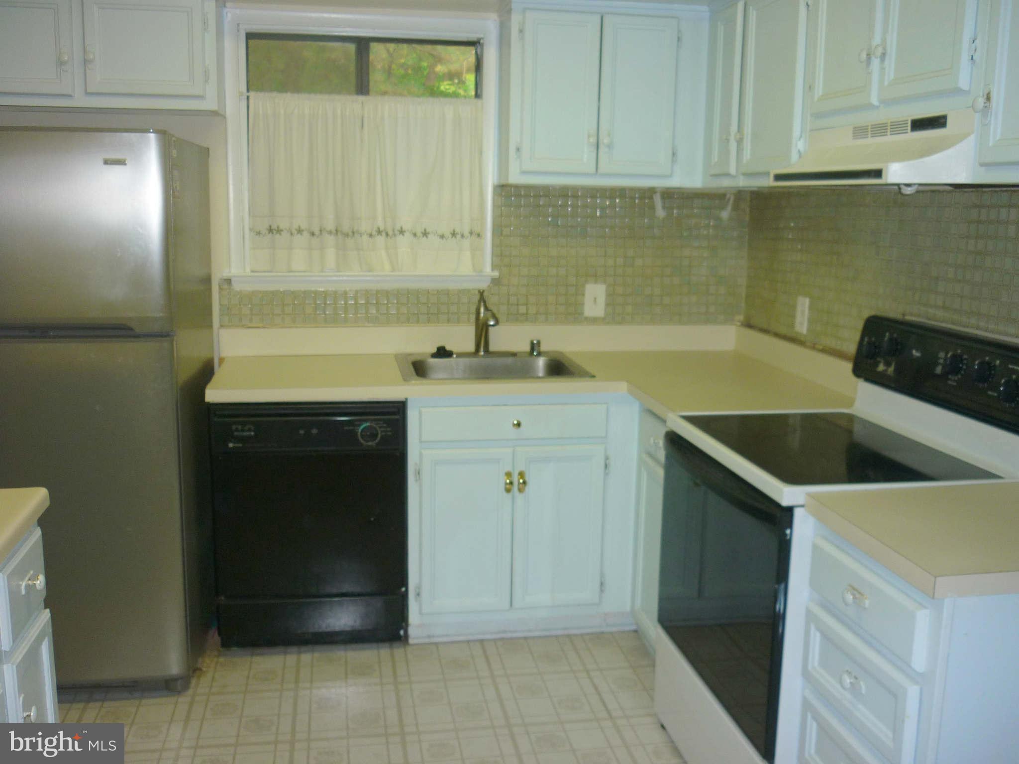 2218 Lofty Heights Place Reston, VA 20191 - Photo 5 of 10 Kitchen