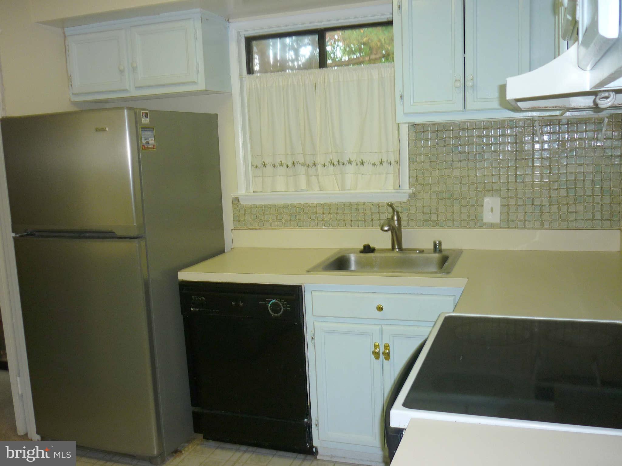 2218 Lofty Heights Place Reston, VA 20191 - Photo 6 of 10 Kitchen