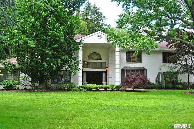 4 Farmers Road Great Neck, NY 11024 - Photo 1 of 1 Gallery Image 1
