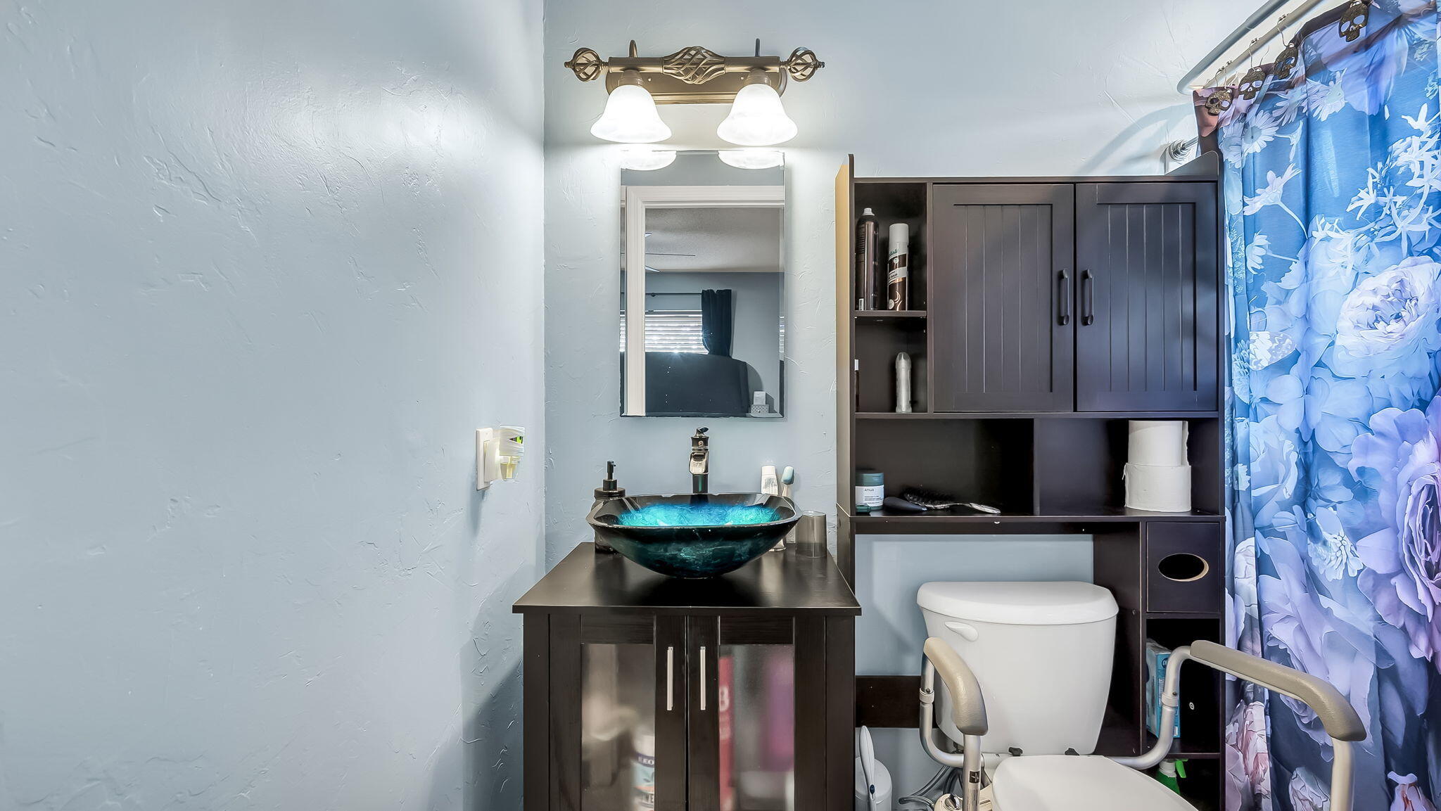 5298 2nd Road Lake Worth, FL 33467 - Photo 22 of 35 Primary Ensuite