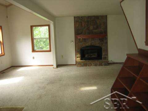 9915 Midland Road Freeland, MI 48623 - Photo 3 of 12 20035262-2.JPG