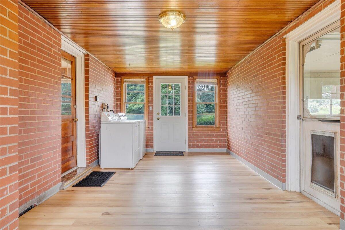 1042 Nester Road Thaxton, VA 24174 - Photo 2 of 47 03-MIB00897