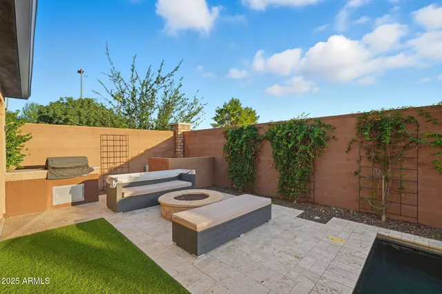 $1,050,000 | 617 West Cantebria Drive, Gilbert, AZ 85233