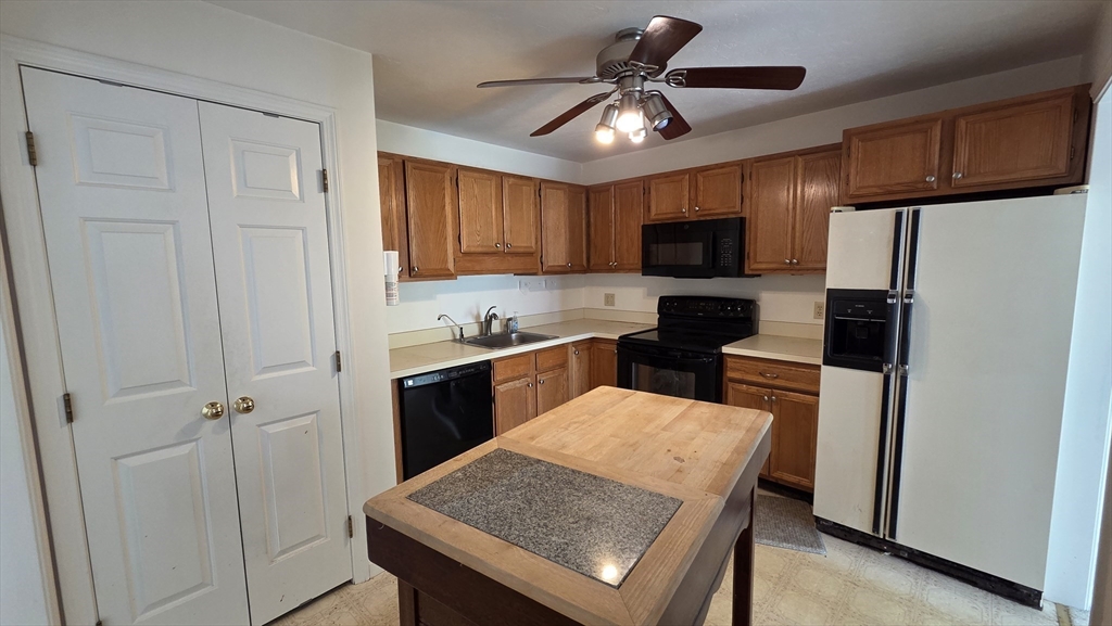 204 Treasure Island Road, Unit 204 Webster, MA 01570 - Photo 4 of 25