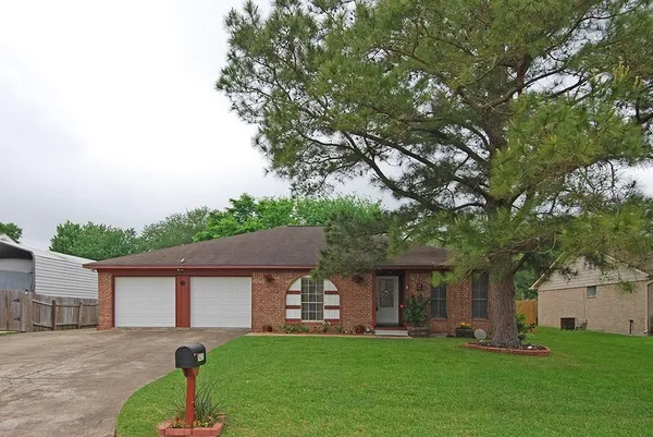 $278,500 | 5421 Thistle Drive, Dickinson, TX 77539