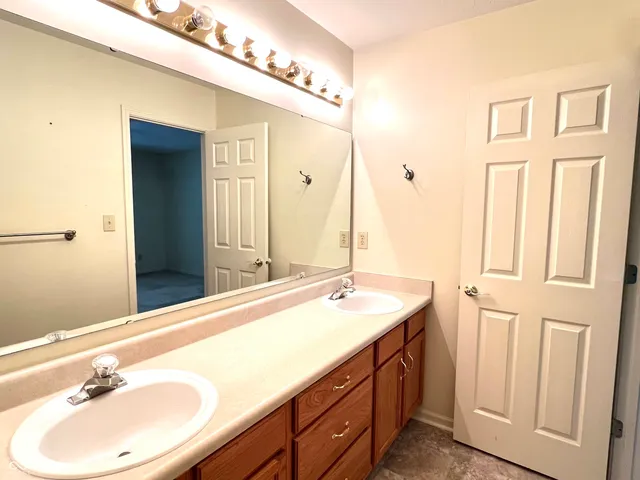 $254,900 | 1232 Lexington Trail, Greenfield, IN 46140