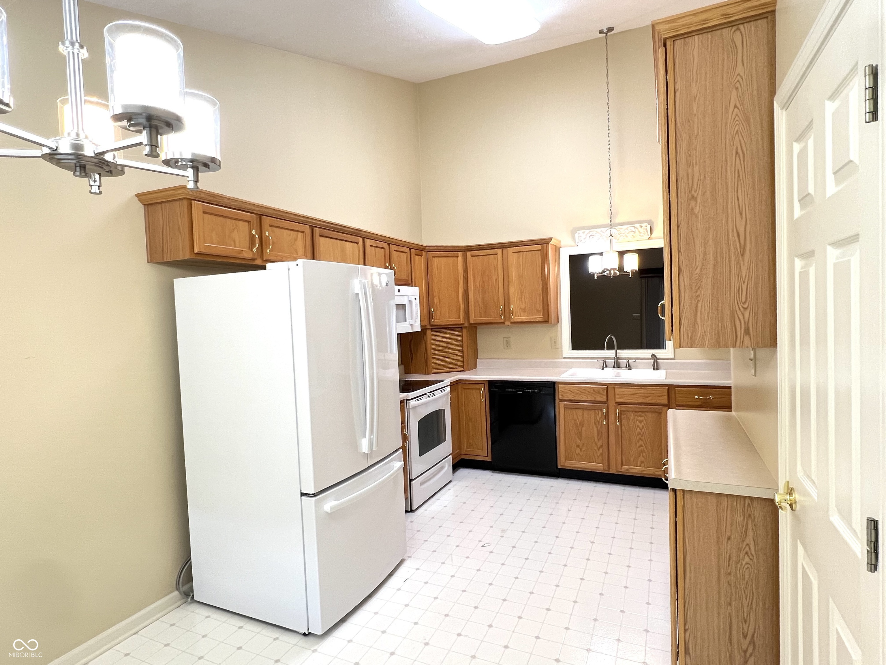 1232 Lexington Trail Greenfield, IN 46140 - Photo 8 of 28