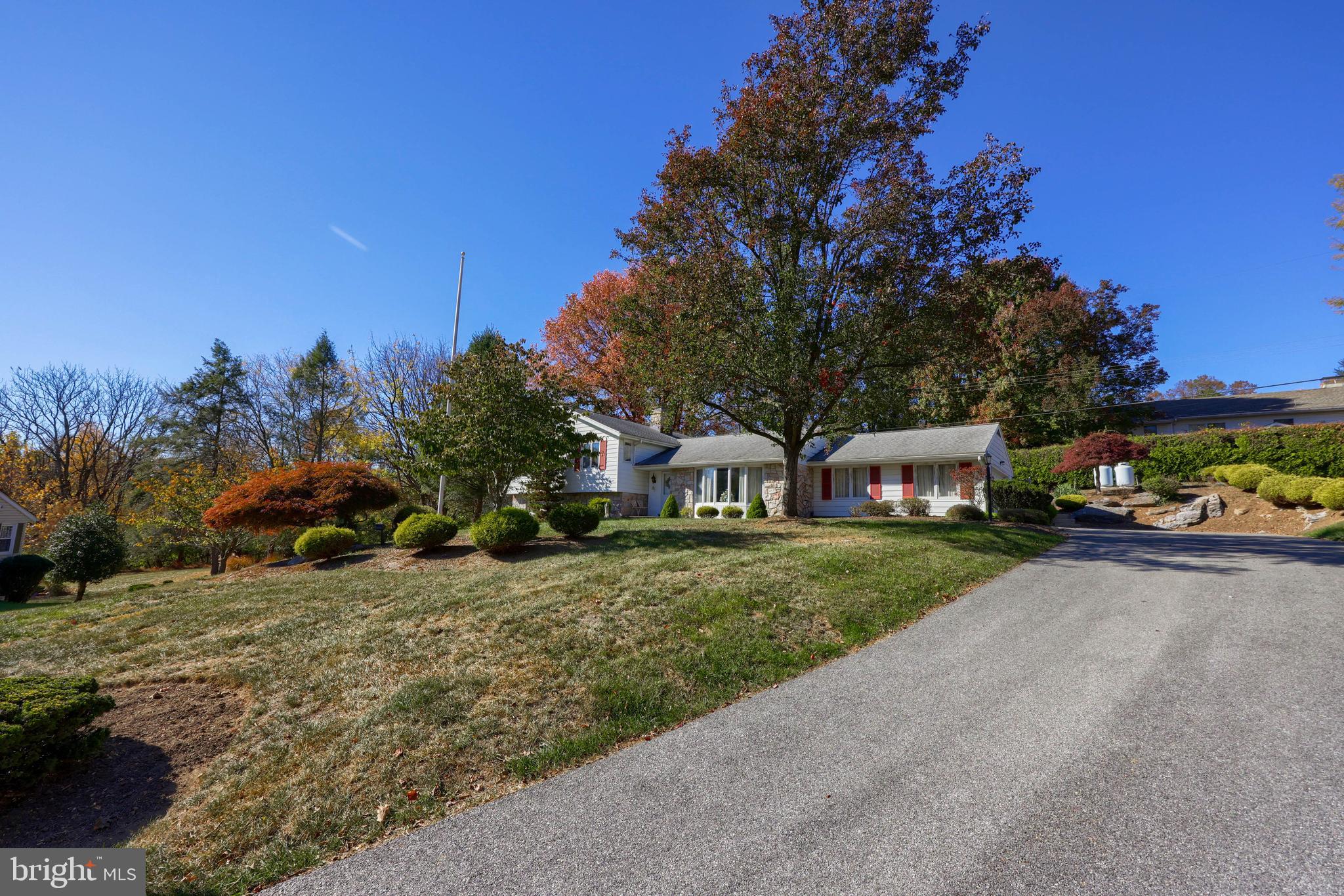 203 Lahoma Road Reading, PA 19601 - Photo 2 of 45