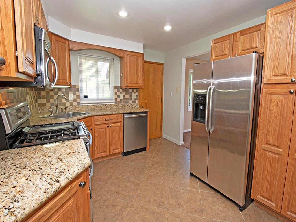 4462 Brownsville Road Pittsburgh, PA 15236 - Photo 3 of 17 Gallery Image 3