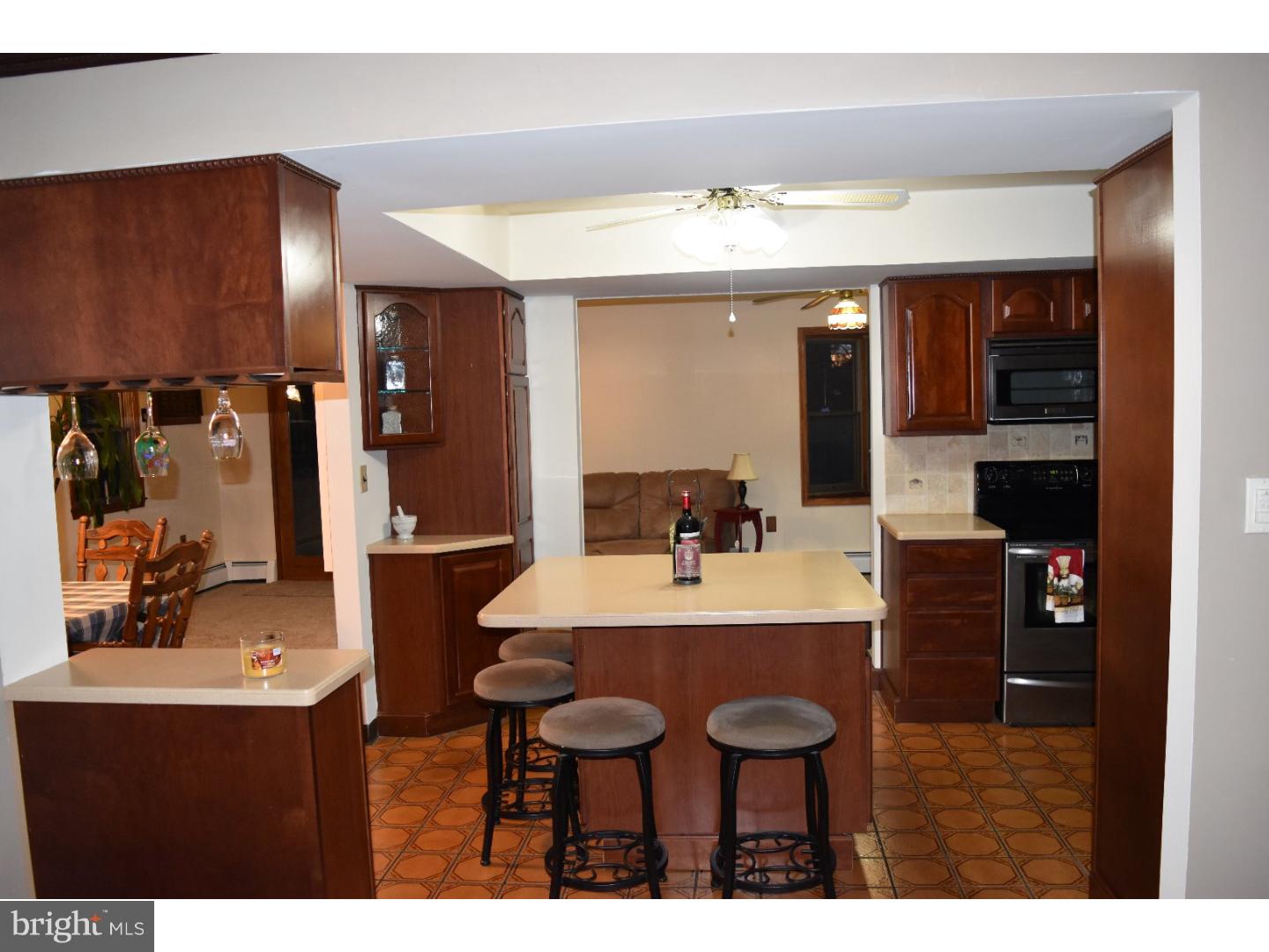 26 Canal Road Levittown, PA 19057 - Photo 7 of 25 Gallery Image 7