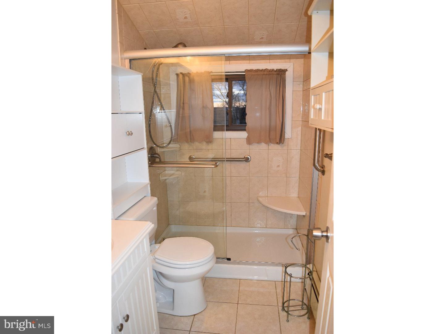 26 Canal Road Levittown, PA 19057 - Photo 9 of 25 Gallery Image 9