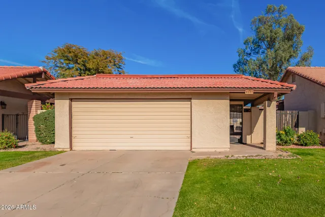 $325,000 | 5222 East Tamblo Drive, Phoenix, AZ 85044