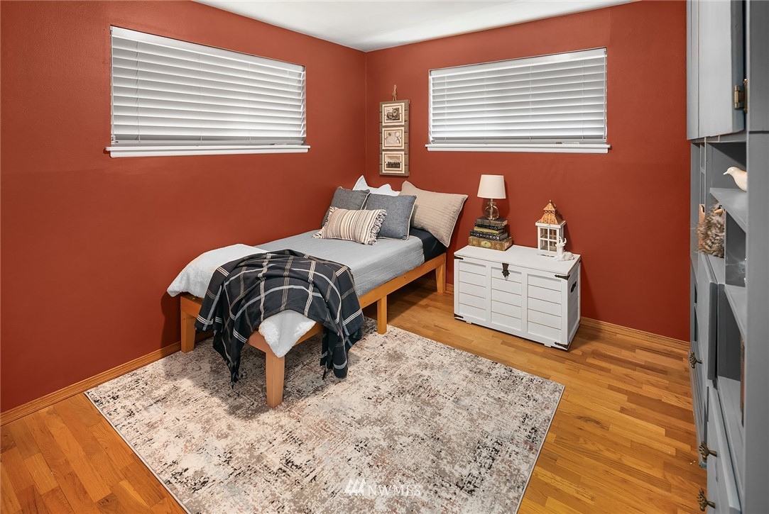3305 Northeast 11th Place Renton, WA 98056 - Photo 14 of 35